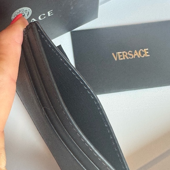Versace Black Leather Card Holder. NWT. Box. - Picture 5 of 5